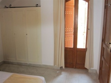 Bedroom with access to the terrace