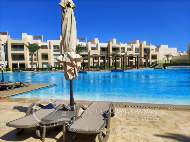 Apartment with shared pool