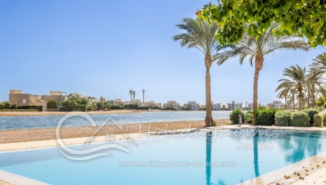 Shared Pool beside lagoon