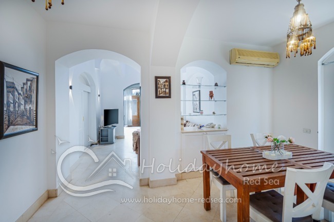 Dining table with view to the living room