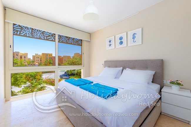 2. bedroom with commode and wardrobe.