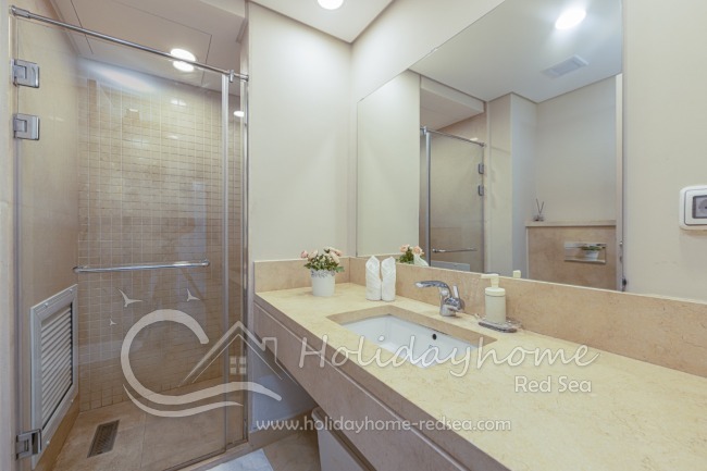 En-suite bathroom with large shower