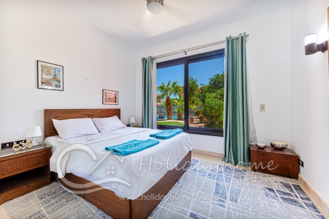 Bedroom with large double bed