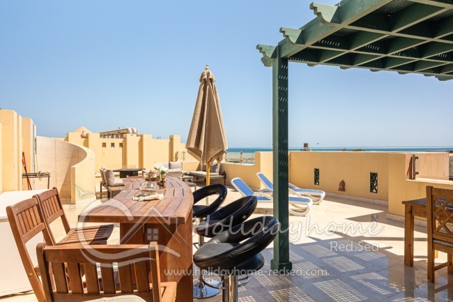 Roof terrace with sea view