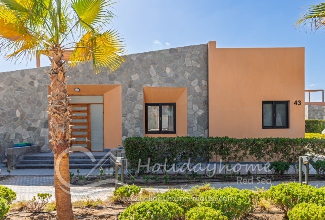 Bay West holiday home entry side