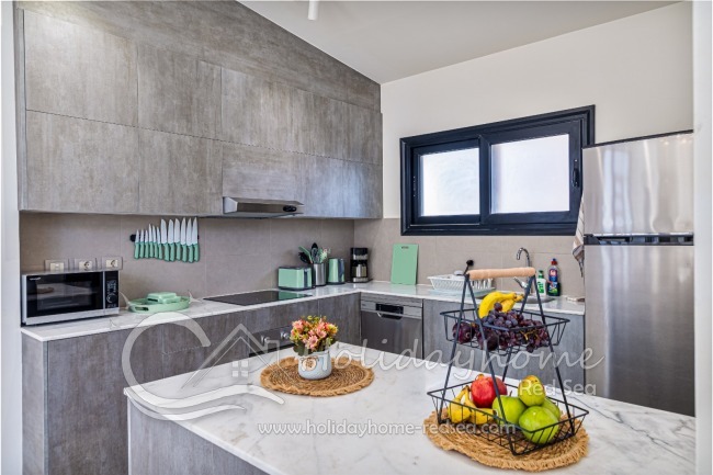 Fully equipped open kitchen