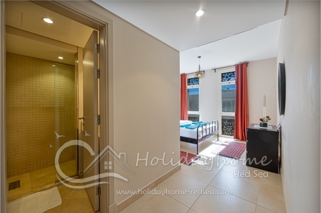 Bedroom with en-suite bathroom