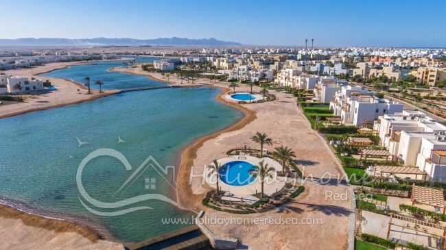 Lagoon and Pool with stunning view