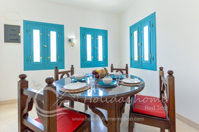 Dining table with 4 chairs