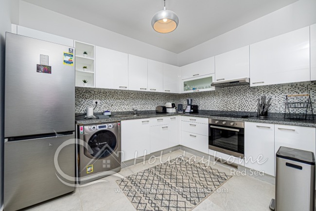 Fully equipped modern kitchen