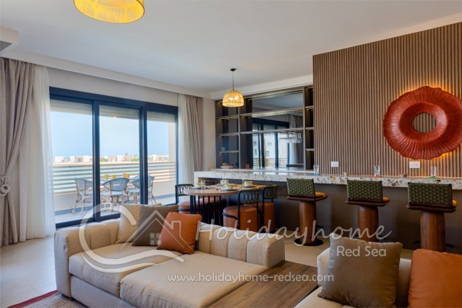 View to the dining area and balcony